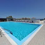 Hotel Blue Bay 2*