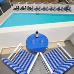 Blue Bay Szálloda Ajía Paraszkeví